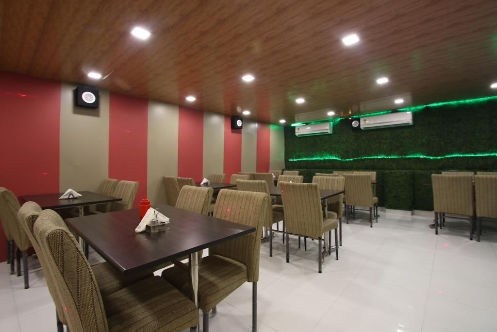 Hotel Hill Palace -Near Karol Bagh Metro Station Delhi  Exterior foto