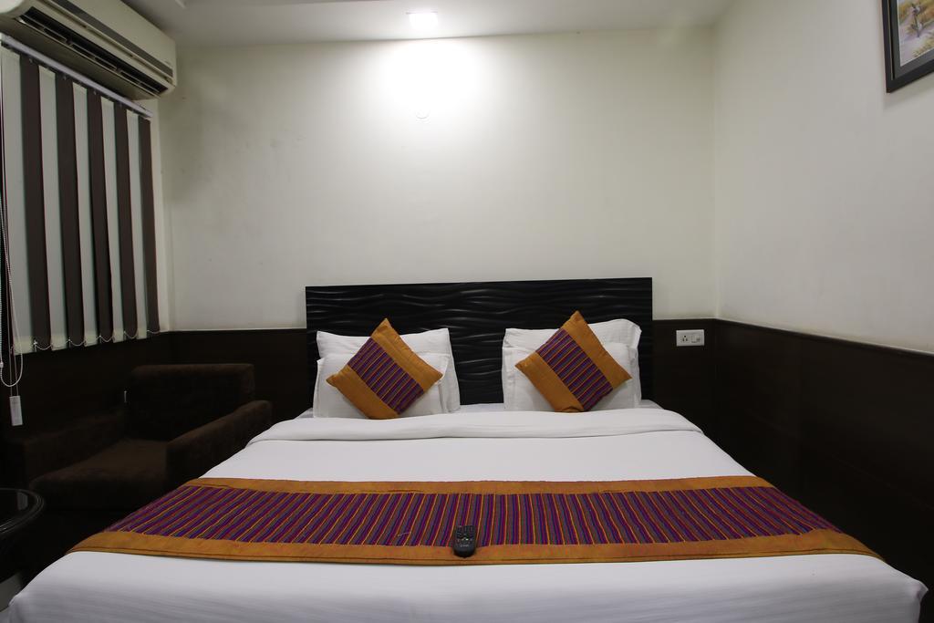Hotel Hill Palace -Near Karol Bagh Metro Station Delhi  Exterior foto